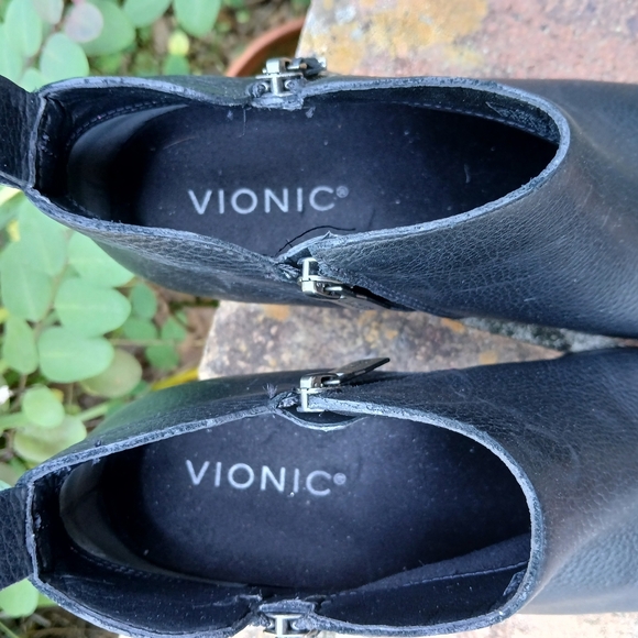 Vionic bootie - Picture 4 of 5